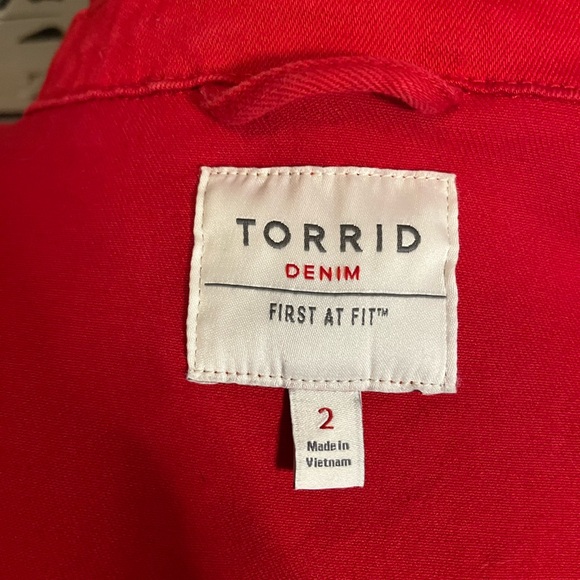 TORRID RAMPAGE RED CLASSIC DESIGN & STYLISH WARDROBE CHOICE PLUS JEAN JACKET - Picture 9 of 11